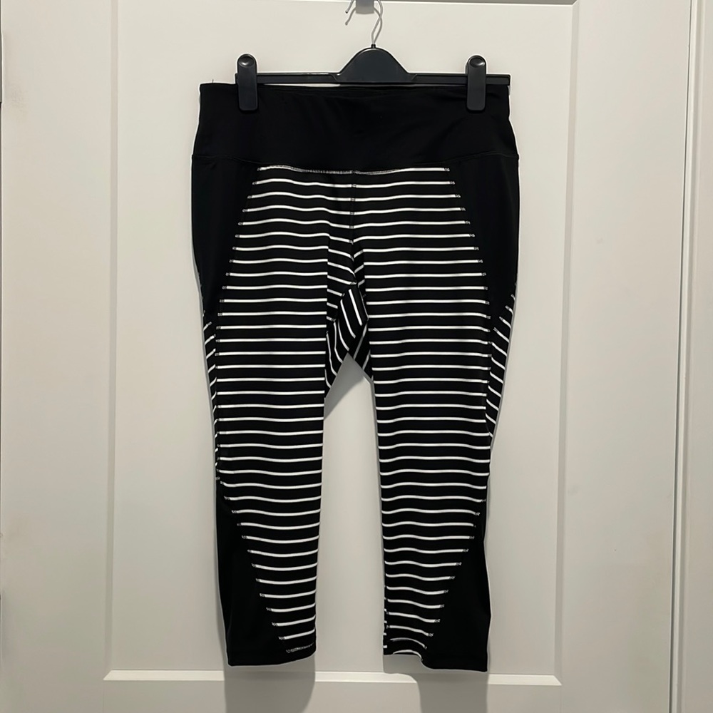 Livi Active 3/4 length workout leggings
